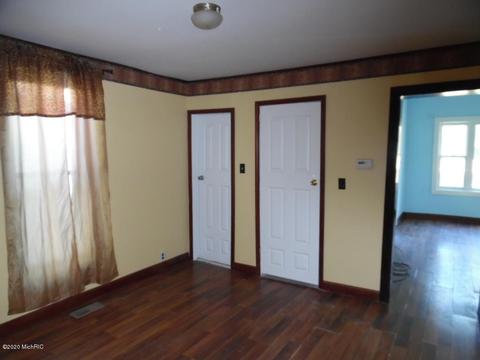 610 E State St, Cassopolis, MI 49031 photo 5