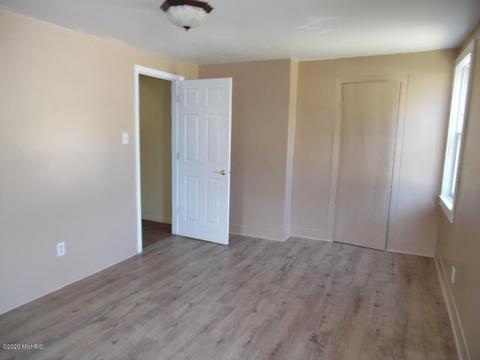 610 E State St, Cassopolis, MI 49031 photo 8