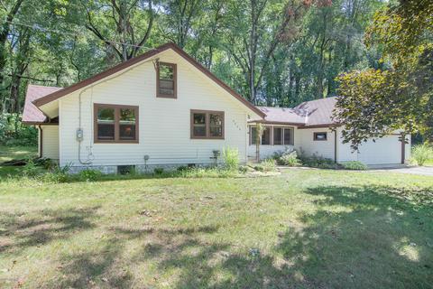 8944 E Gull Lake Dr, Augusta, MI 49012 photo 1
