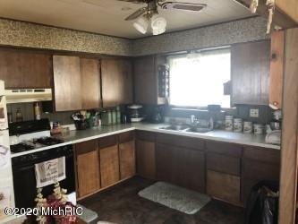 351 W First St, Stanton, MI 48888 photo 5