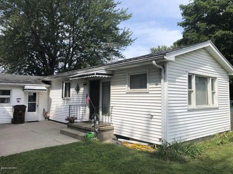 351 W First St, Stanton, MI 48888 photo 1