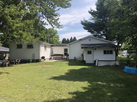 351 W First St, Stanton, MI 48888 photo 4