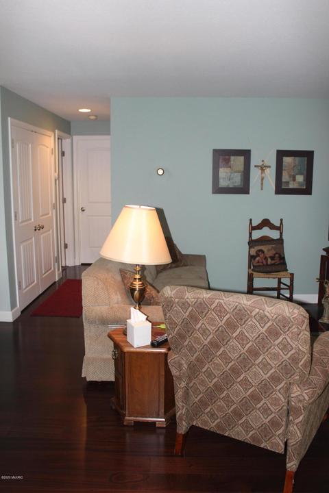 1024 Wedgewood Dr, Plainwell, MI 49080 photo 8