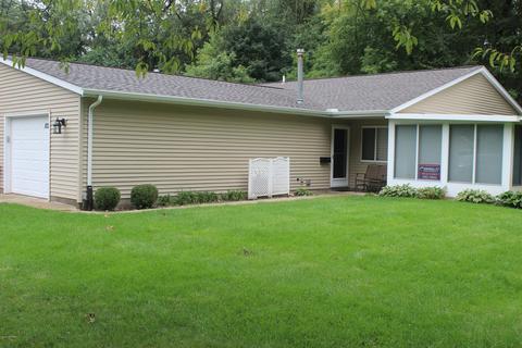 1024 Wedgewood Dr, Plainwell, MI 49080 photo 1