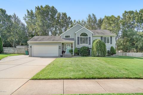 1692 Nelson Ct, Dorr, MI 49323 photo 2
