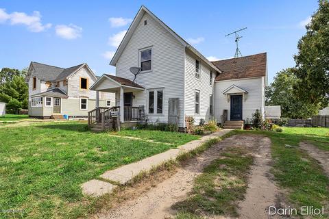610 Crawford St, Belding, MI 48809 photo 2