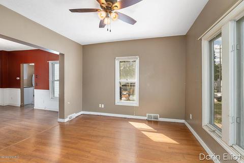 610 Crawford St, Belding, MI 48809 photo 4