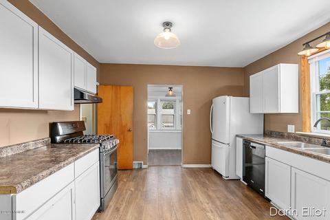 610 Crawford St, Belding, MI 48809 photo 10