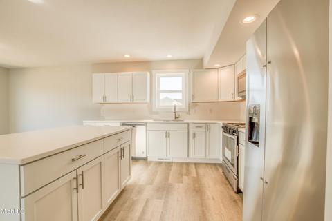 5333 N Point Dr, Pierson, MI 49339 photo 11