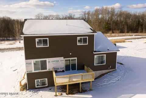 5333 N Point Dr, Pierson, MI 49339 photo 7