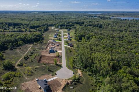 5333 N Point Dr, Pierson, MI 49339 photo 8