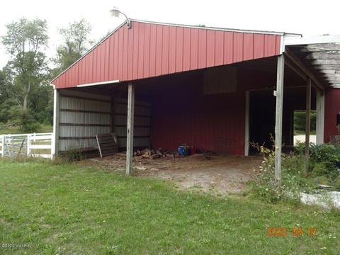 2826 S Oak Ave, White Cloud, MI 49349 photo 17