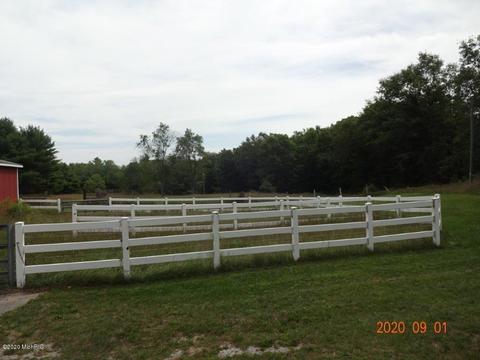 2826 S Oak Ave, White Cloud, MI 49349 photo 20