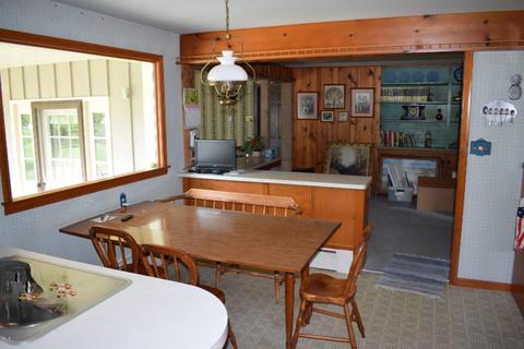 580 Eighth St, Manistee, MI 49660 photo 3