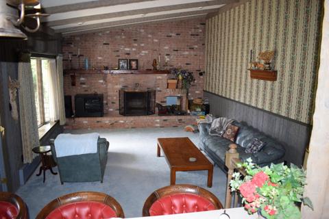 580 Eighth St, Manistee, MI 49660 photo 5