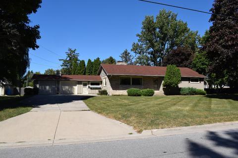 580 Eighth St, Manistee, MI 49660 photo 1