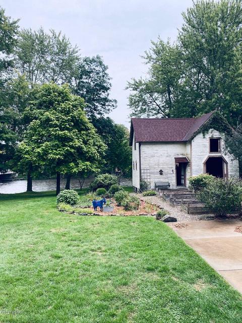 404 E Bridge St, Plainwell, MI 49080 photo 69