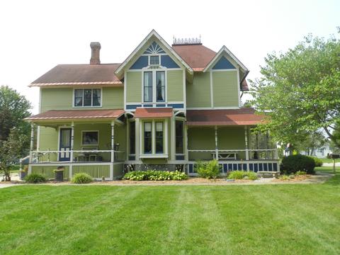404 E Bridge St, Plainwell, MI 49080 photo 1