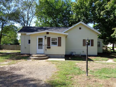 348 E Morrell St, Otsego, MI 49078 photo 4
