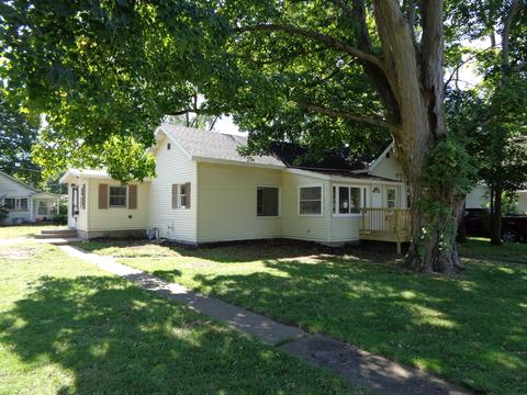 348 E Morrell St, Otsego, MI 49078 photo 2
