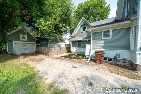 210 W High St, Belding, MI 48809 photo 35