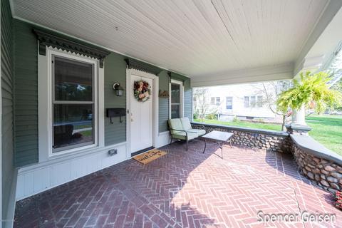 210 W High St, Belding, MI 48809 photo 3