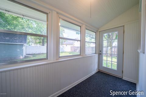 210 W High St, Belding, MI 48809 photo 17