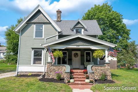 210 W High St, Belding, MI 48809 photo 2