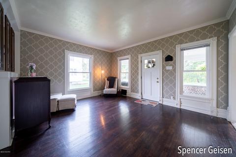 210 W High St, Belding, MI 48809 photo 5