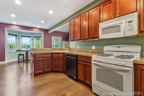 4347 W Pine Bluff Dr, Grant, MI 49327 photo 14