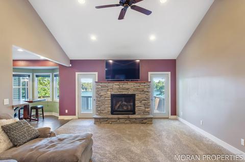 4347 W Pine Bluff Dr, Grant, MI 49327 photo 9