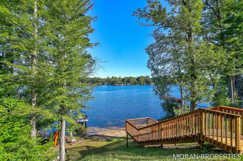 4347 W Pine Bluff Dr, Grant, MI 49327 photo 3