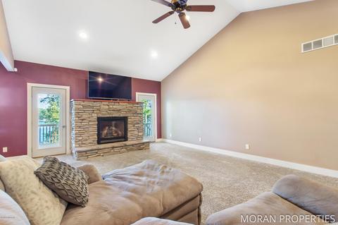 4347 W Pine Bluff Dr, Grant, MI 49327 photo 11