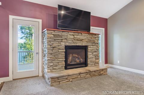 4347 W Pine Bluff Dr, Grant, MI 49327 photo 12