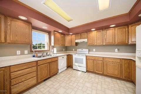 5203 Herbert Rd, Hickory Corners, MI 49060 photo 10