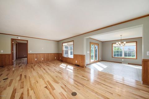 5203 Herbert Rd, Hickory Corners, MI 49060 photo 5