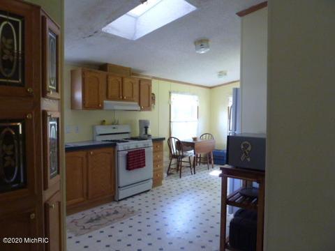 5471 Circle Dr, Reading, MI 49274 photo 6