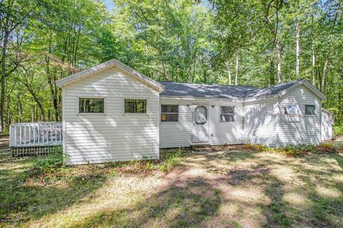 1062 Olive Ave, Pullman, MI 49450 photo 2