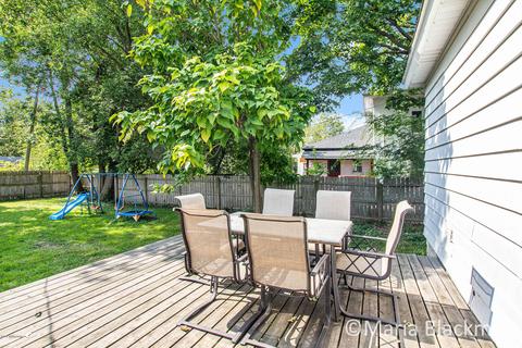 610 E Main St, Lowell, MI 49331 photo 8