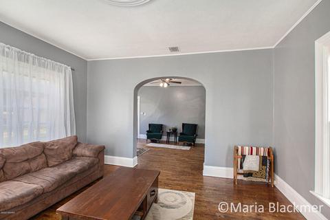 610 E Main St, Lowell, MI 49331 photo 11