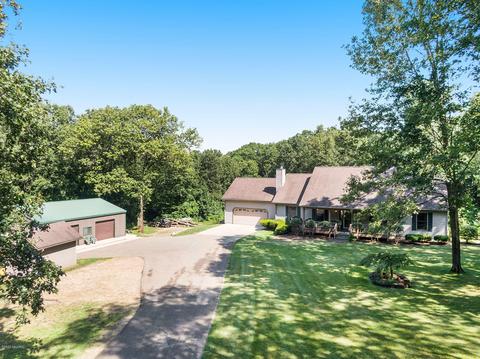 197 109th Ave, Plainwell, MI 49080 photo 1