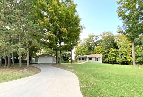 4138 E Shore Dr, Stanton, MI 48888 photo 3
