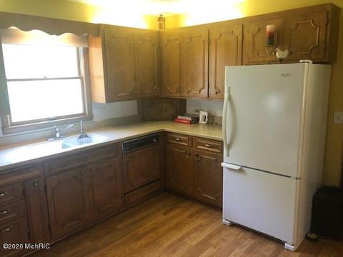 7206 10th Ave, Remus, MI 49340 photo 5