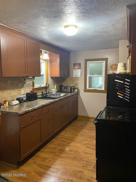 835 Willow Dr, Colon, MI 49040 photo 4