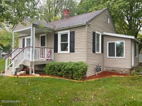 835 Willow Dr, Colon, MI 49040 photo 1