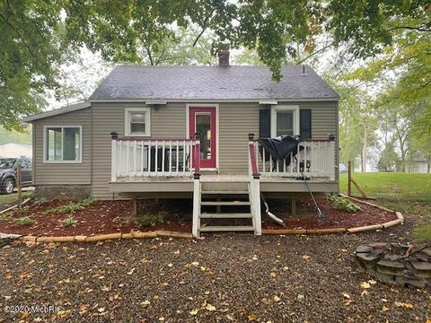 835 Willow Dr, Colon, MI 49040 photo 2