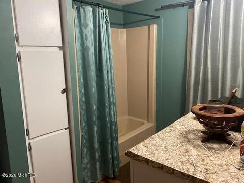 835 Willow Dr, Colon, MI 49040 photo 8