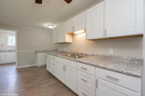 1112 5th St, Three Rivers, MI 49093 photo 6