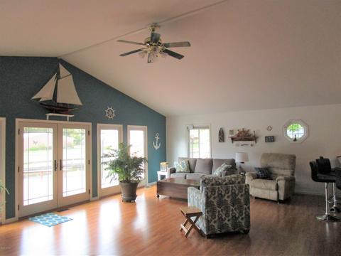 734 E Channel Dr, Coldwater, MI 49036 photo 9