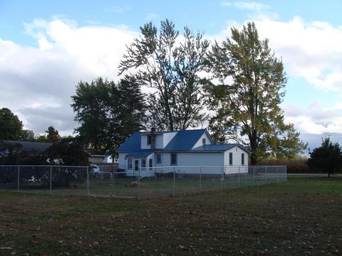 688 W Central Rd, Bronson, MI 49028 photo 4